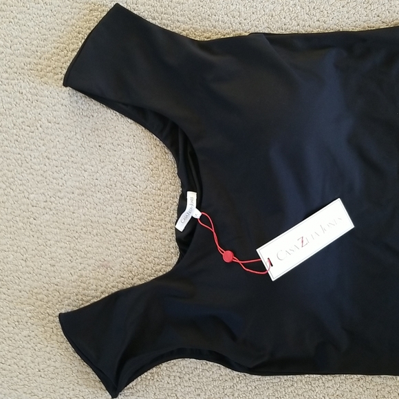 Casa Zeta-Jones scoop neck top - Picture 7 of 14